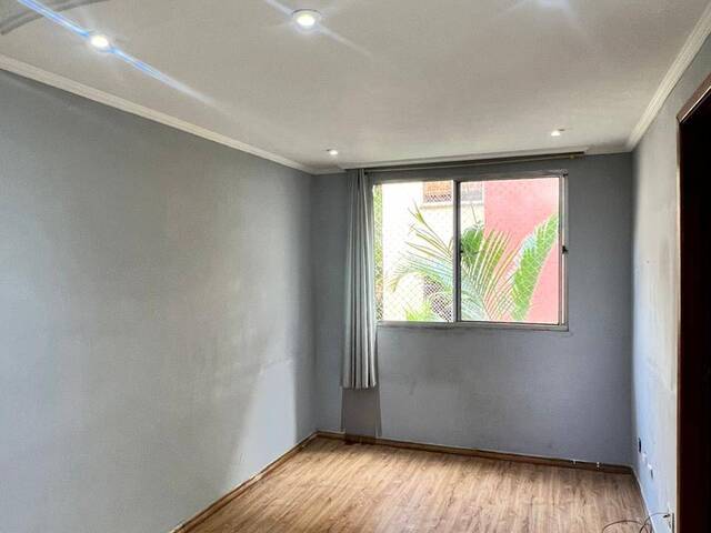 #1976 - Apartamento para Venda em São Paulo - SP - 1