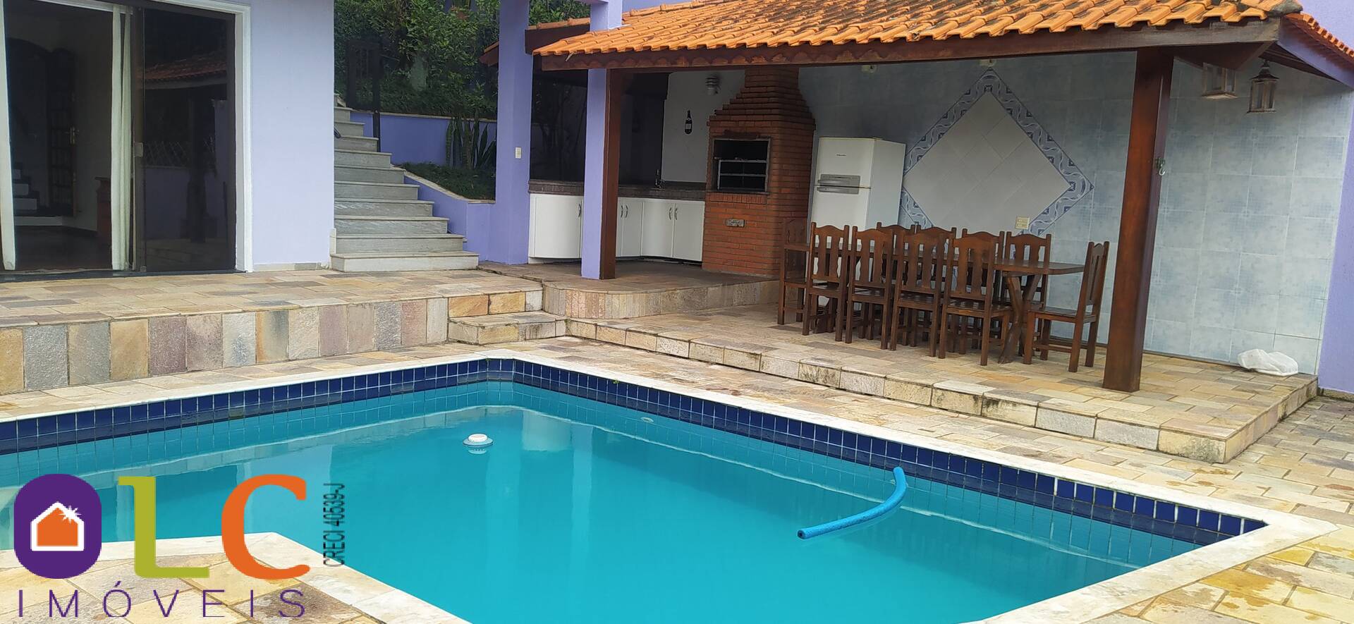 Linda casa à venda, com 400 m², no condomínio Vitória Régia
